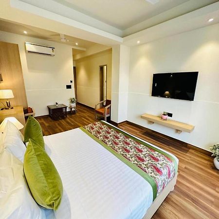 Crown Hotel Agra Near Taj Mahal Eksteriør bilde