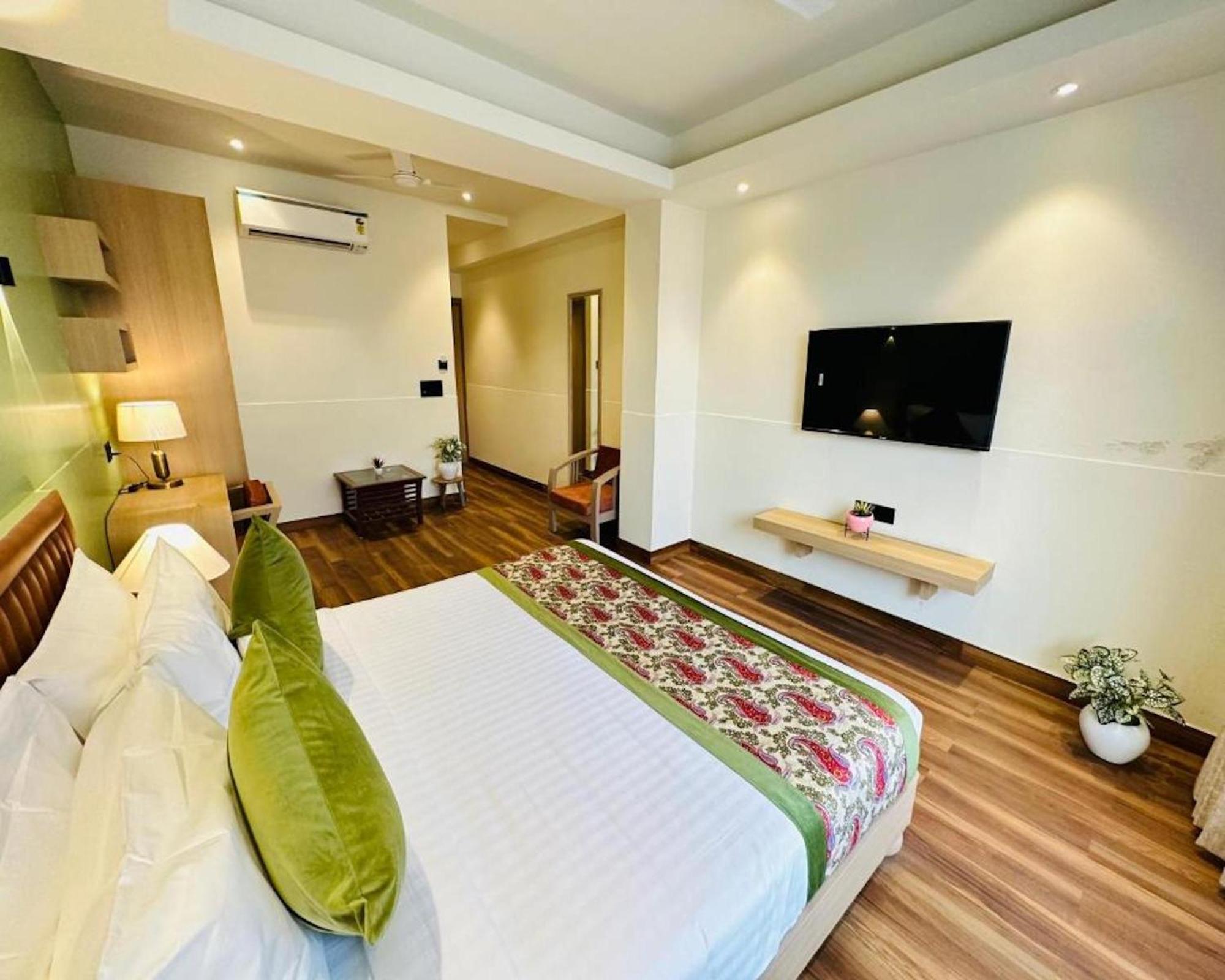 Crown Hotel Agra Near Taj Mahal Eksteriør bilde