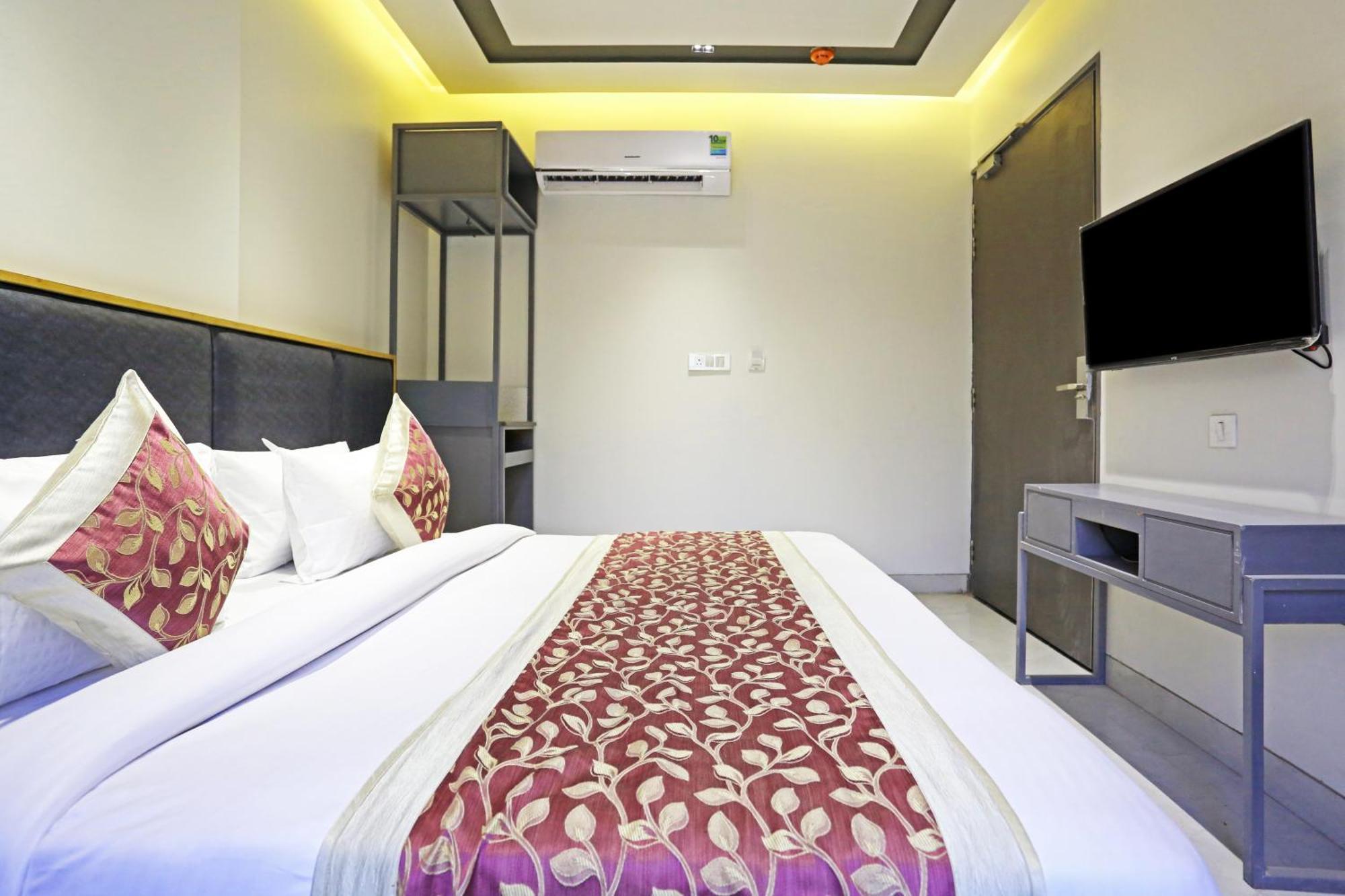 Crown Hotel Agra Near Taj Mahal Eksteriør bilde