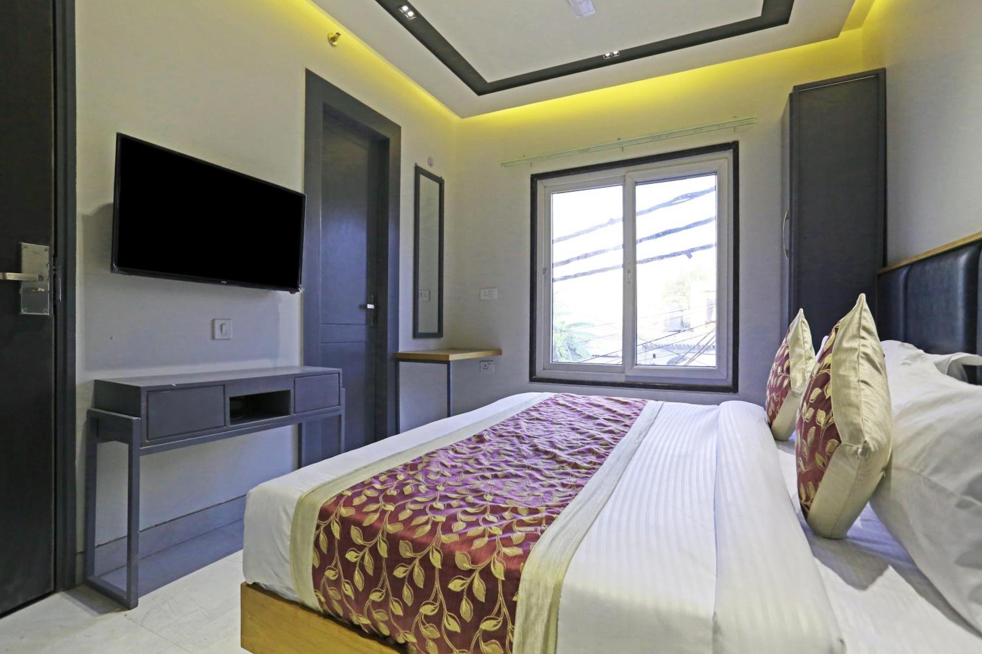 Crown Hotel Agra Near Taj Mahal Eksteriør bilde