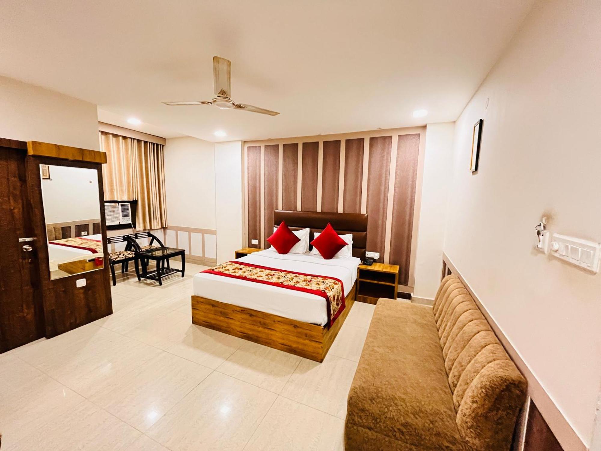 Crown Hotel Agra Near Taj Mahal Eksteriør bilde