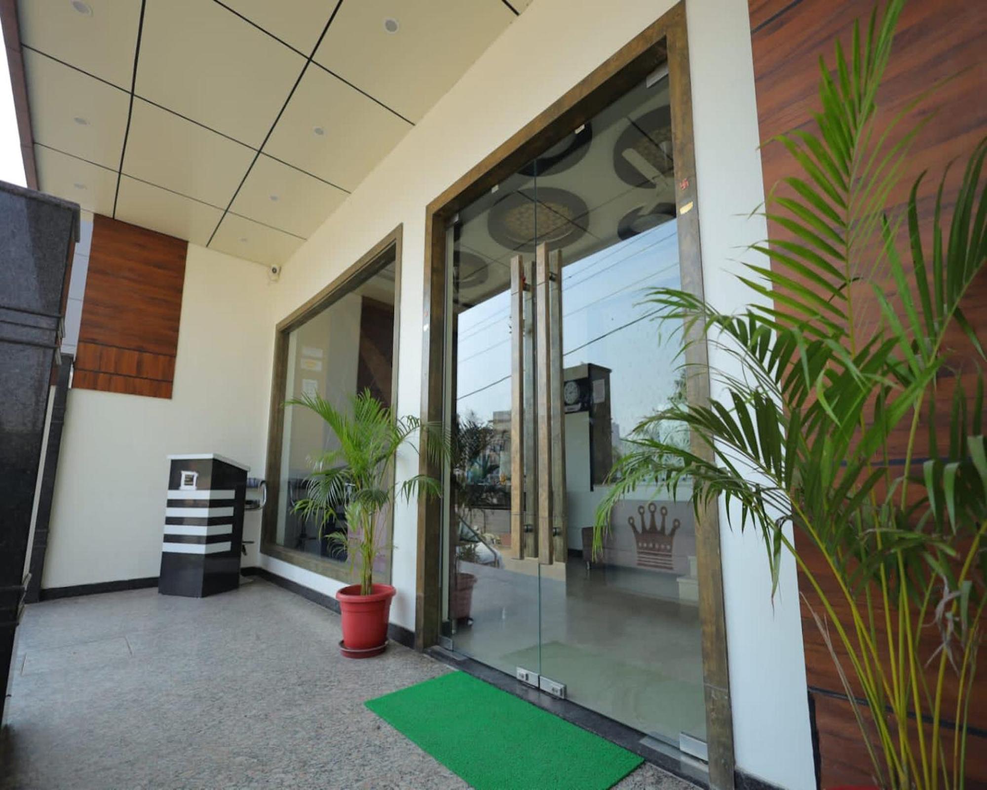 Crown Hotel Agra Near Taj Mahal Eksteriør bilde