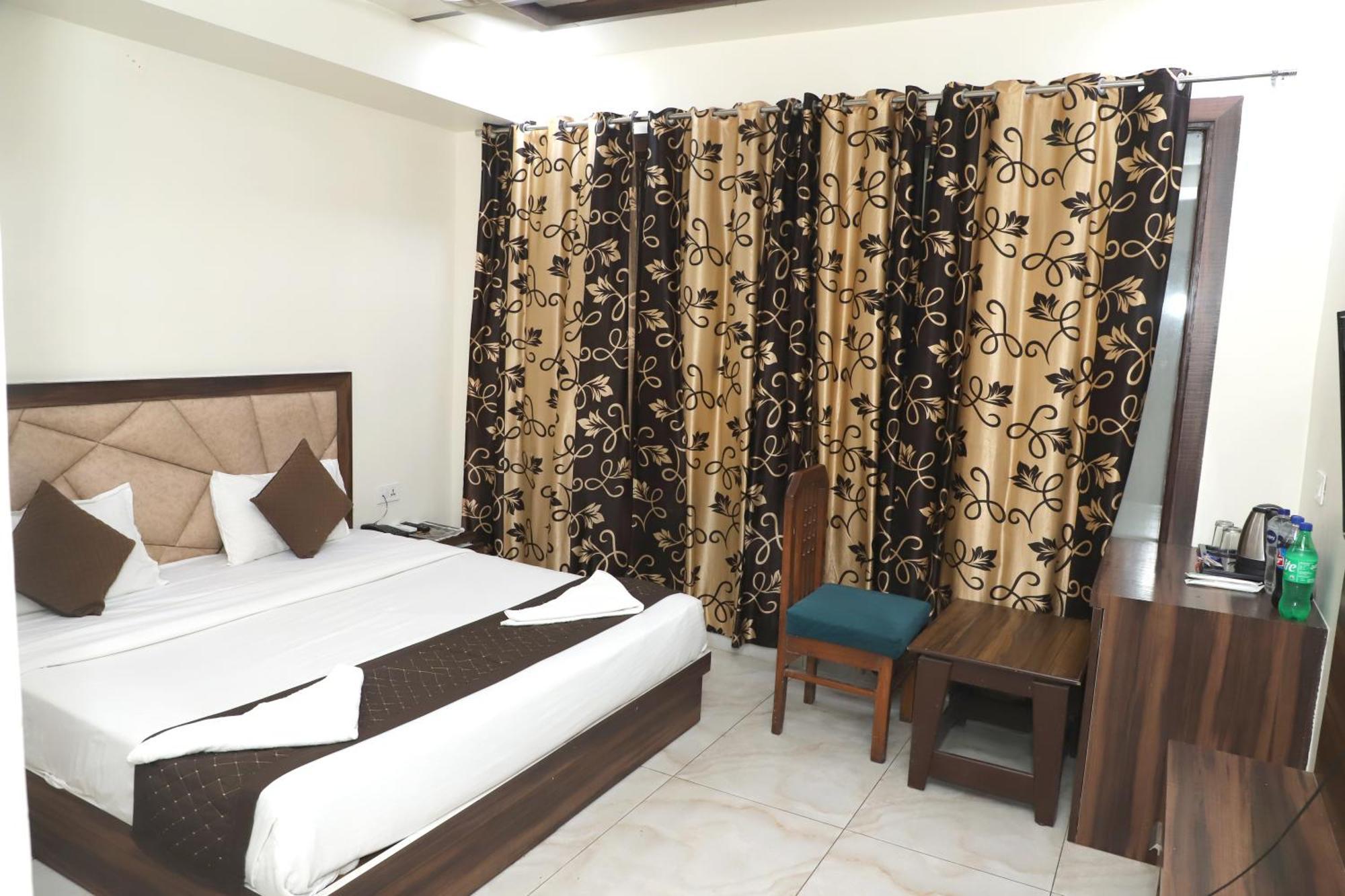 Crown Hotel Agra Near Taj Mahal Eksteriør bilde
