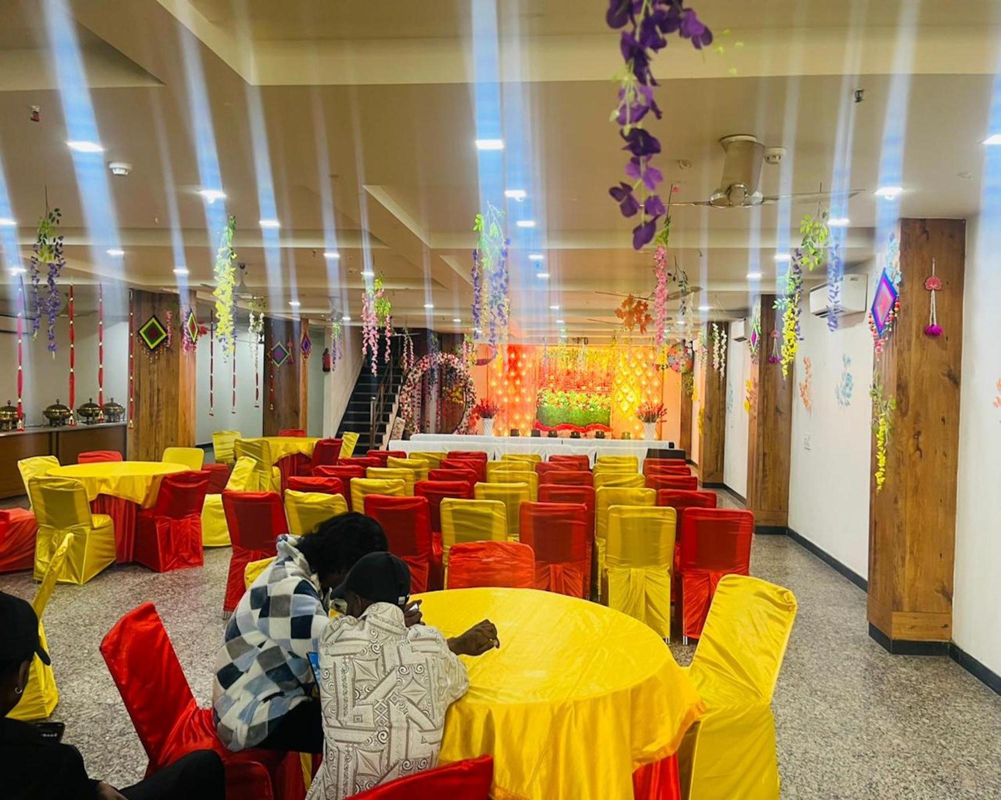 Crown Hotel Agra Near Taj Mahal Eksteriør bilde